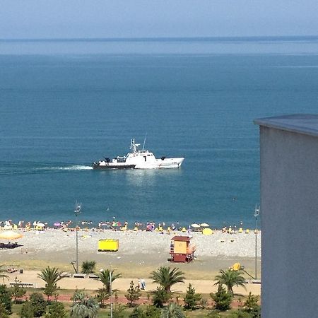 Apartments In Batumi With Sea View Buitenkant foto