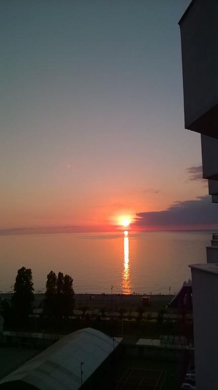 Apartments In Batumi With Sea View Buitenkant foto